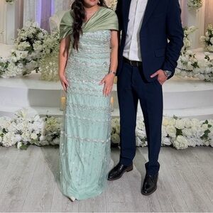 Elegant Mint Green Evening Dress